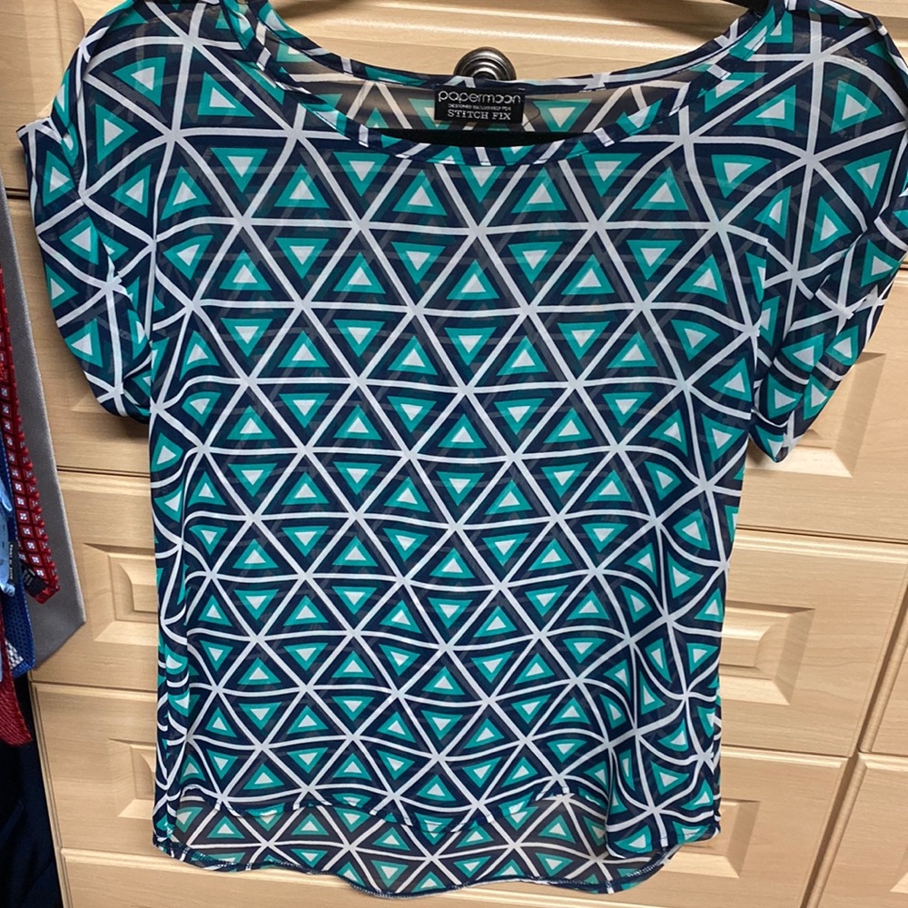 Geometric roll sleeve blouse